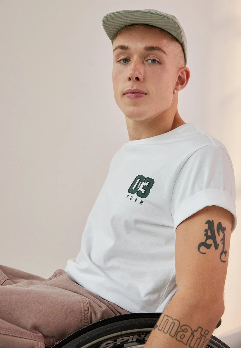 Pier One T-Shirt Print - White 1 Pier One T-Shirt Print - White