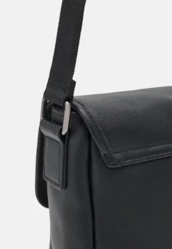 Pier One UNISEX - Umhängetasche - Black -Pier One 3675c8ea1f324a1d83ec42e8c3192653