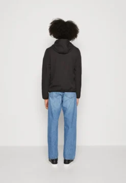 Pier One Regenjacke / Wasserabweisende Jacke - Black -Pier One 4e357a4c9dc64463935acb495187a2e8