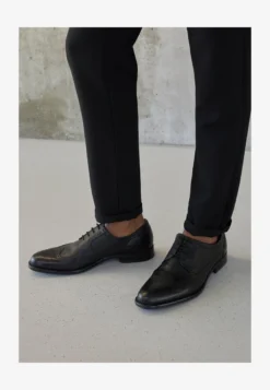 Pier One -Pier One 9981a7e9de614621947950a0e152756e