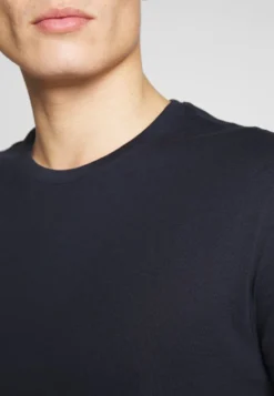 Pier One 2 PACK - T-Shirt Basic - White/dark Blue -Pier One de6827f8d2cf4a2c856d09a9d7f8109d